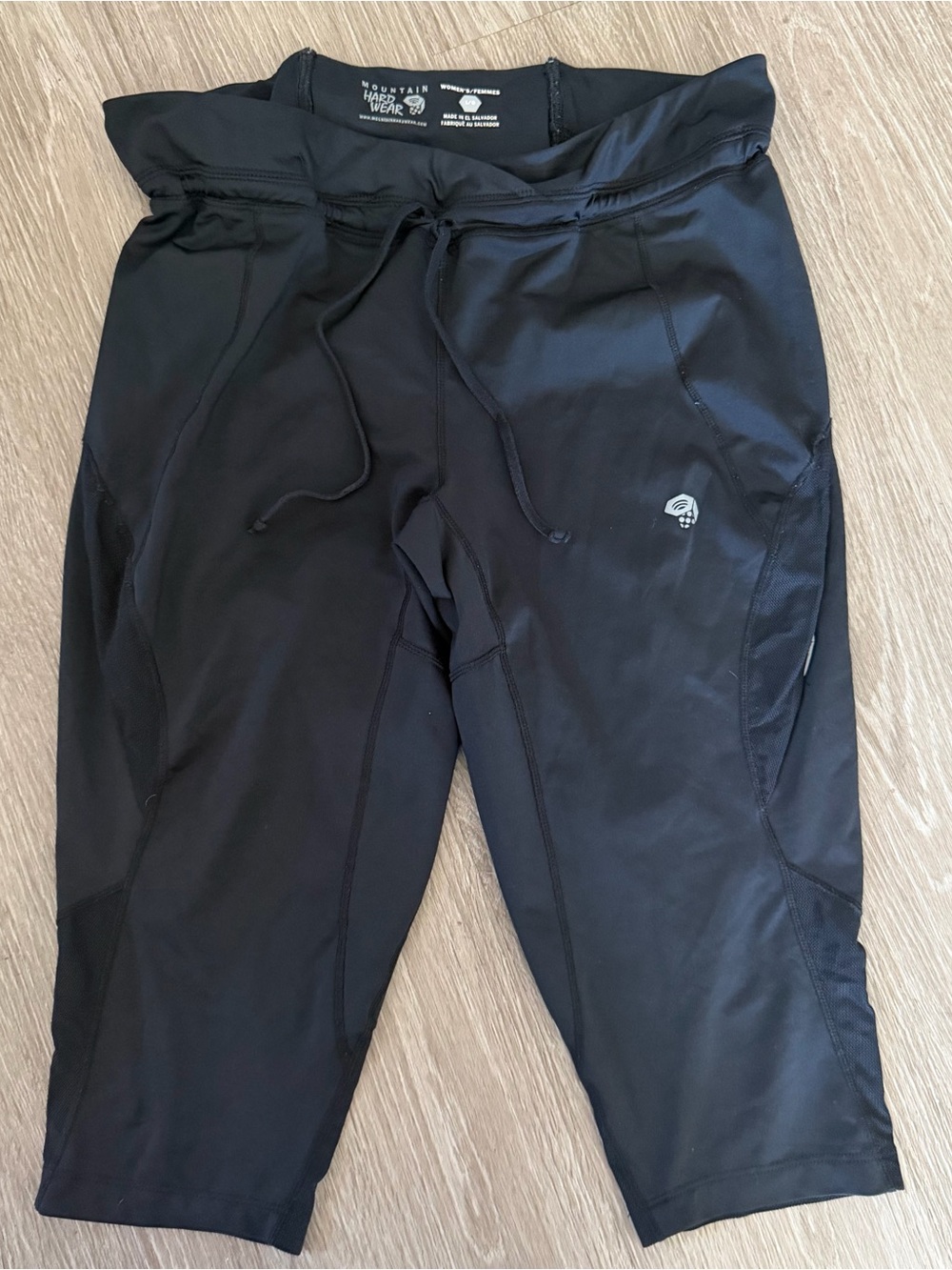 Mountain Hardwear black crop outdoor leggings sz L